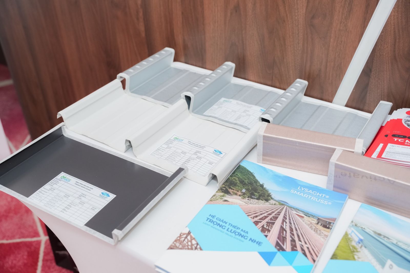 Với giải pháp toàn diện và chất lượng, độ bền, sức chống chịu đã được chứng minh qua hàng nghìn dự án khác nhau của Lysaght trên toàn Việt Nam, các mẫu sản phẩm Green Esco mang tới sự kiện được các Doanh nghiệp Trung Quốc đánh giá cao và nghiêm túc cân nhắc cho kế hoạch các dự án sắp tới của mình.